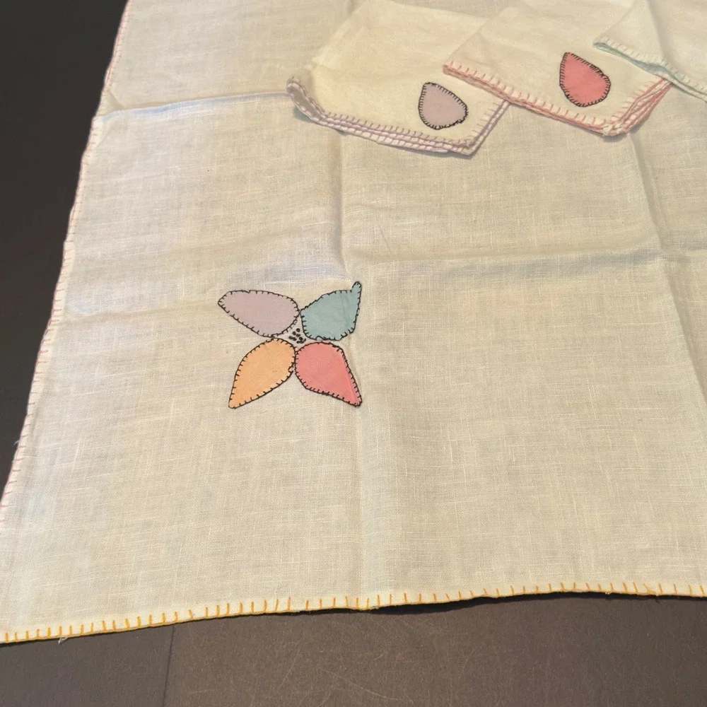 Vintage Tablecloth 30x30 & Napkin Set White Pastel Applique Floral Linen 5pc Set
